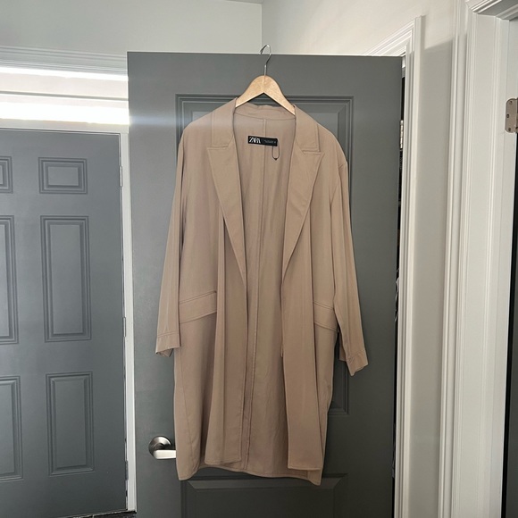 Zara light weight jacket - Picture 2 of 9